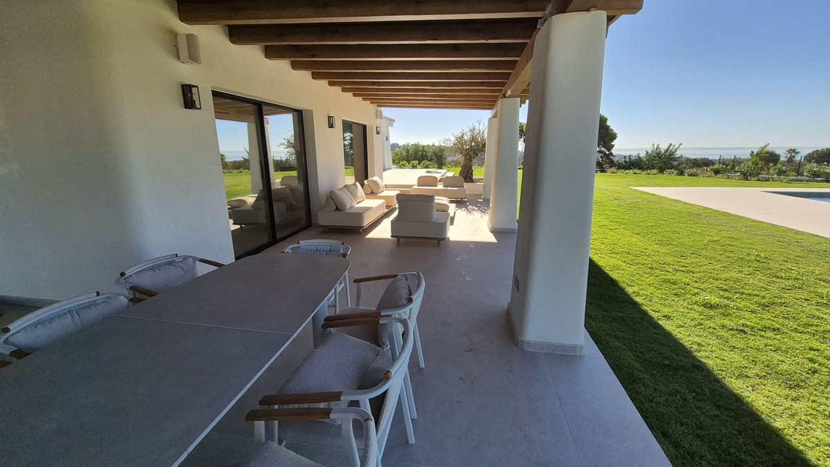 5 Bed Townhouse for sale in El Rosario Costa Del Sol, Málaga, Spain