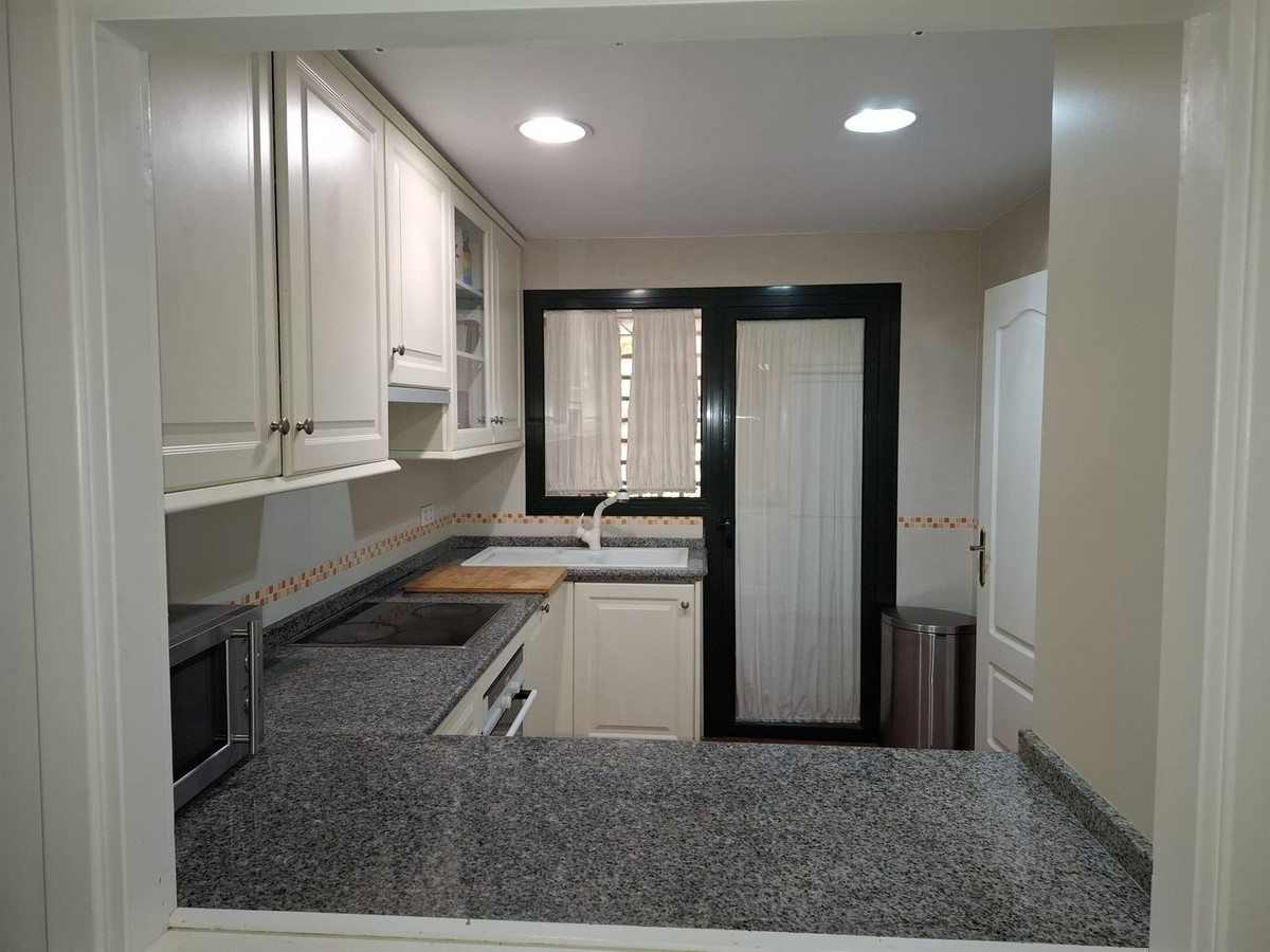 Se vende Apartamento Planta Media de 3 dormitorios en Costa Del Sol, Málaga, España