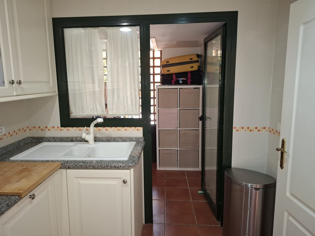 Se vende Apartamento Planta Media de 3 dormitorios en Costa Del Sol, Málaga, España