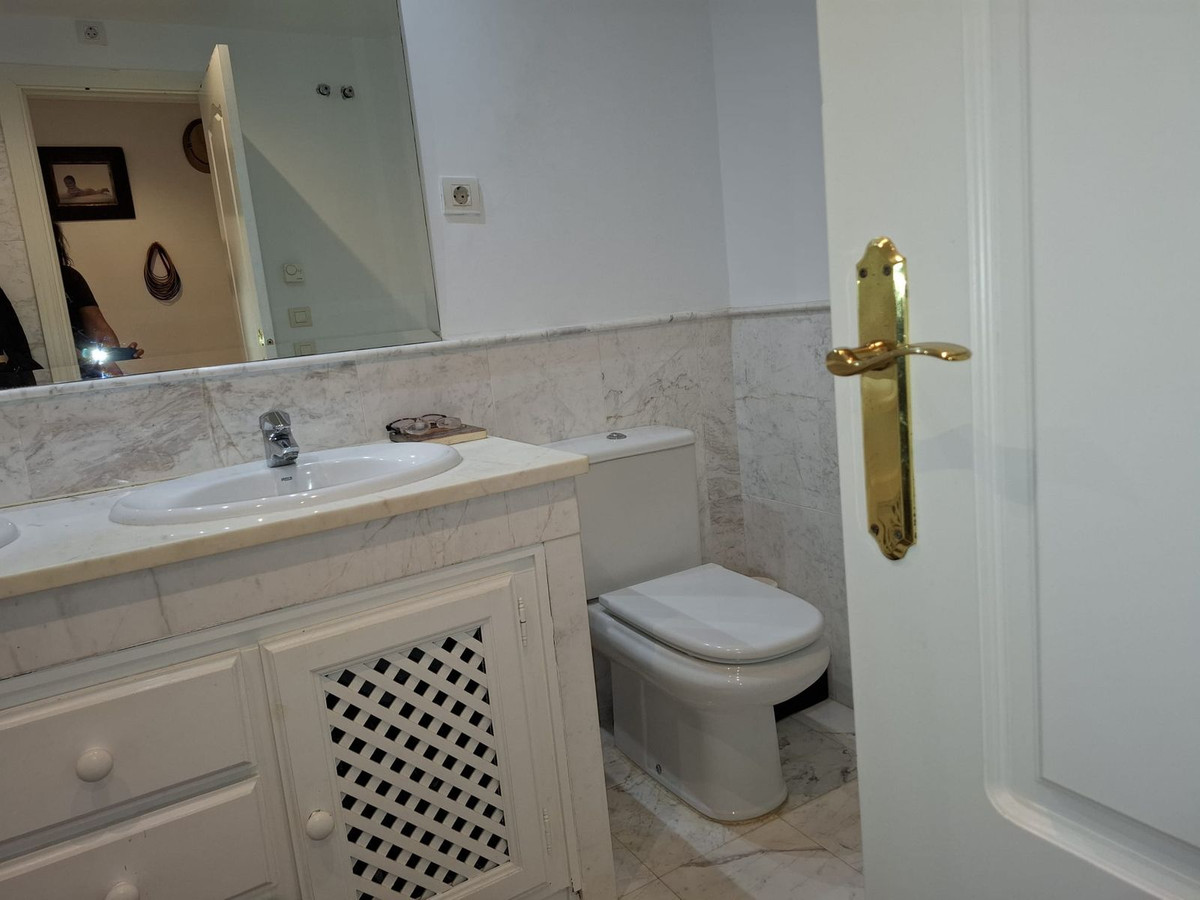 Se vende Apartamento Planta Media de 3 dormitorios en Costa Del Sol, Málaga, España