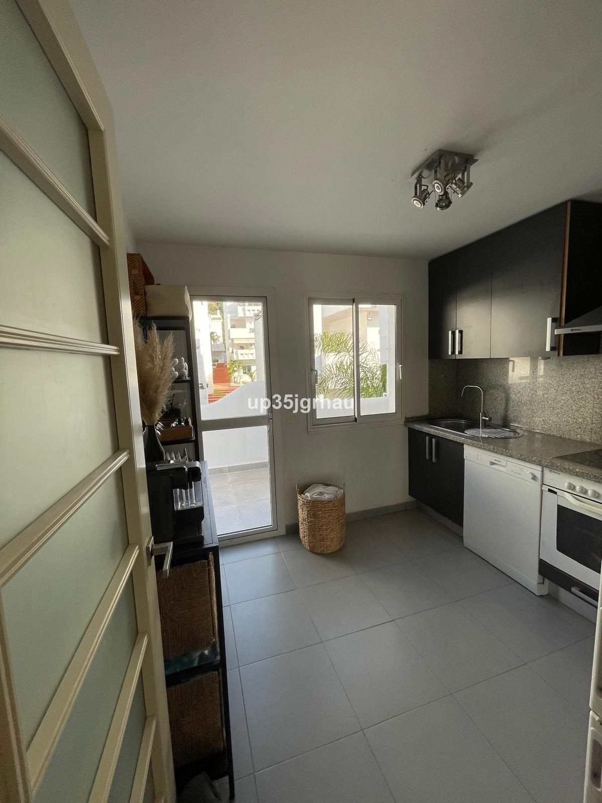 2 Bed Apartment for sale in Estepona Costa Del Sol, Málaga, Spain