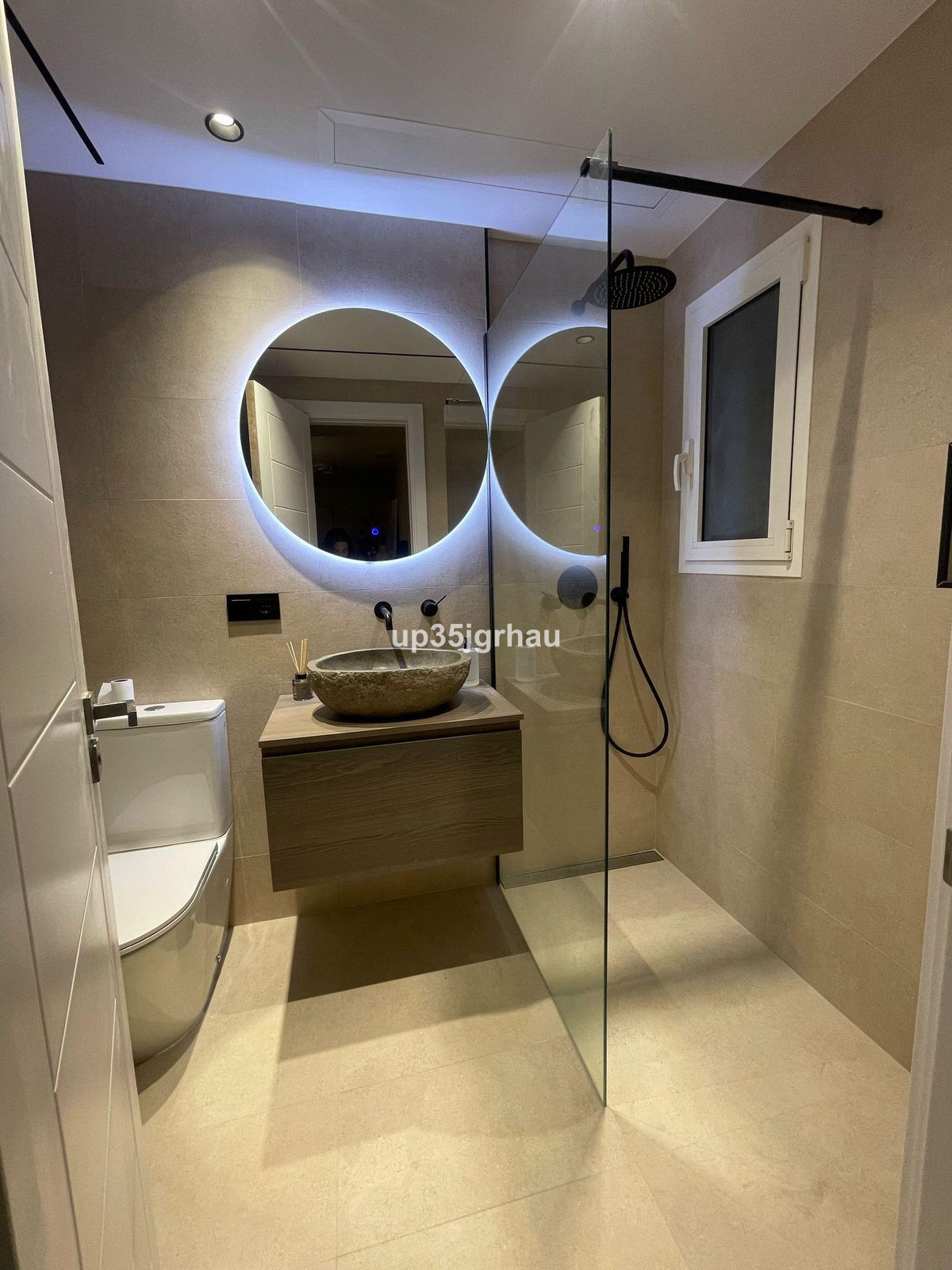 2 Bed Apartment for sale in Estepona Costa Del Sol, Málaga, Spain