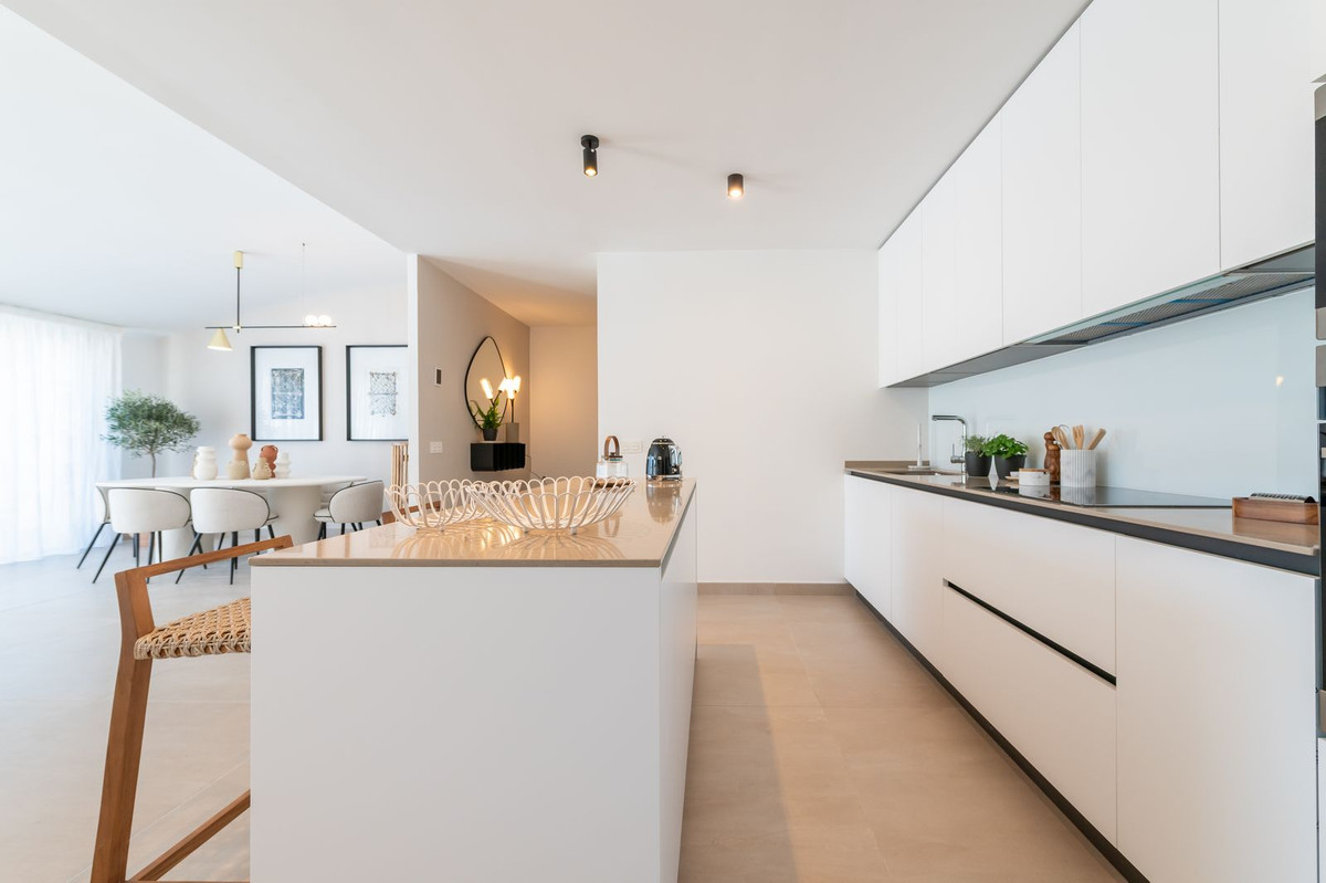 2 Bed Apartment for sale in Fuengirola Costa Del Sol, Málaga, Spain