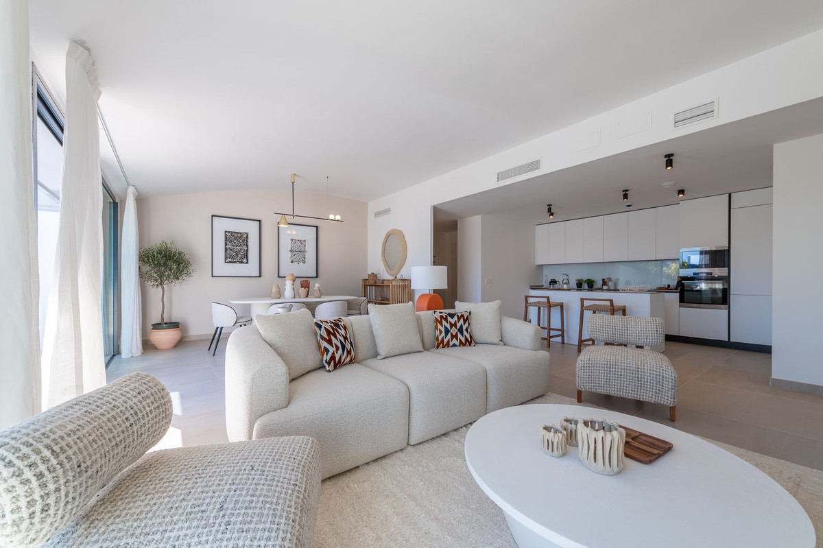 2 Bed Apartment for sale in Fuengirola Costa Del Sol, Málaga, Spain