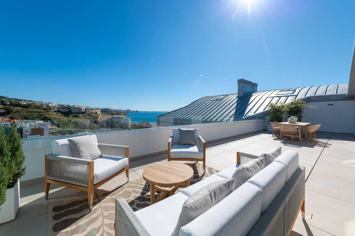 2 Bed Apartment for sale in Fuengirola Costa Del Sol, Málaga, Spain