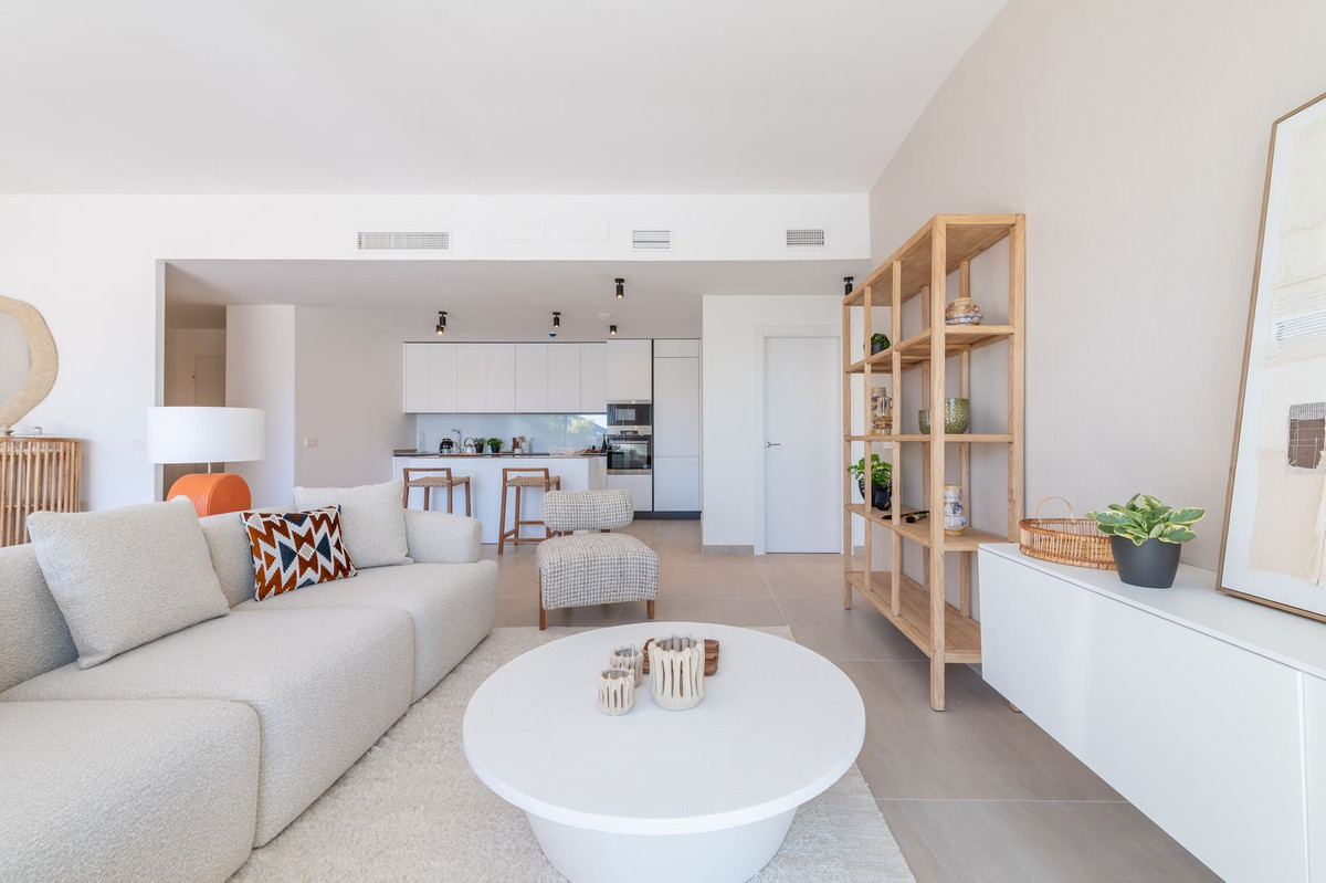 2 Bed Apartment for sale in Fuengirola Costa Del Sol, Málaga, Spain