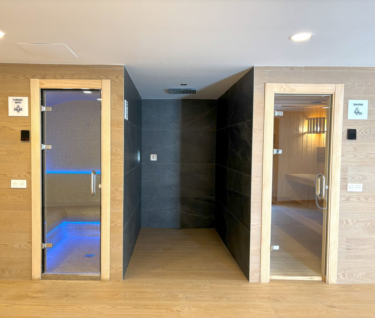 2 Bed Apartment for sale in Fuengirola Costa Del Sol, Málaga, Spain