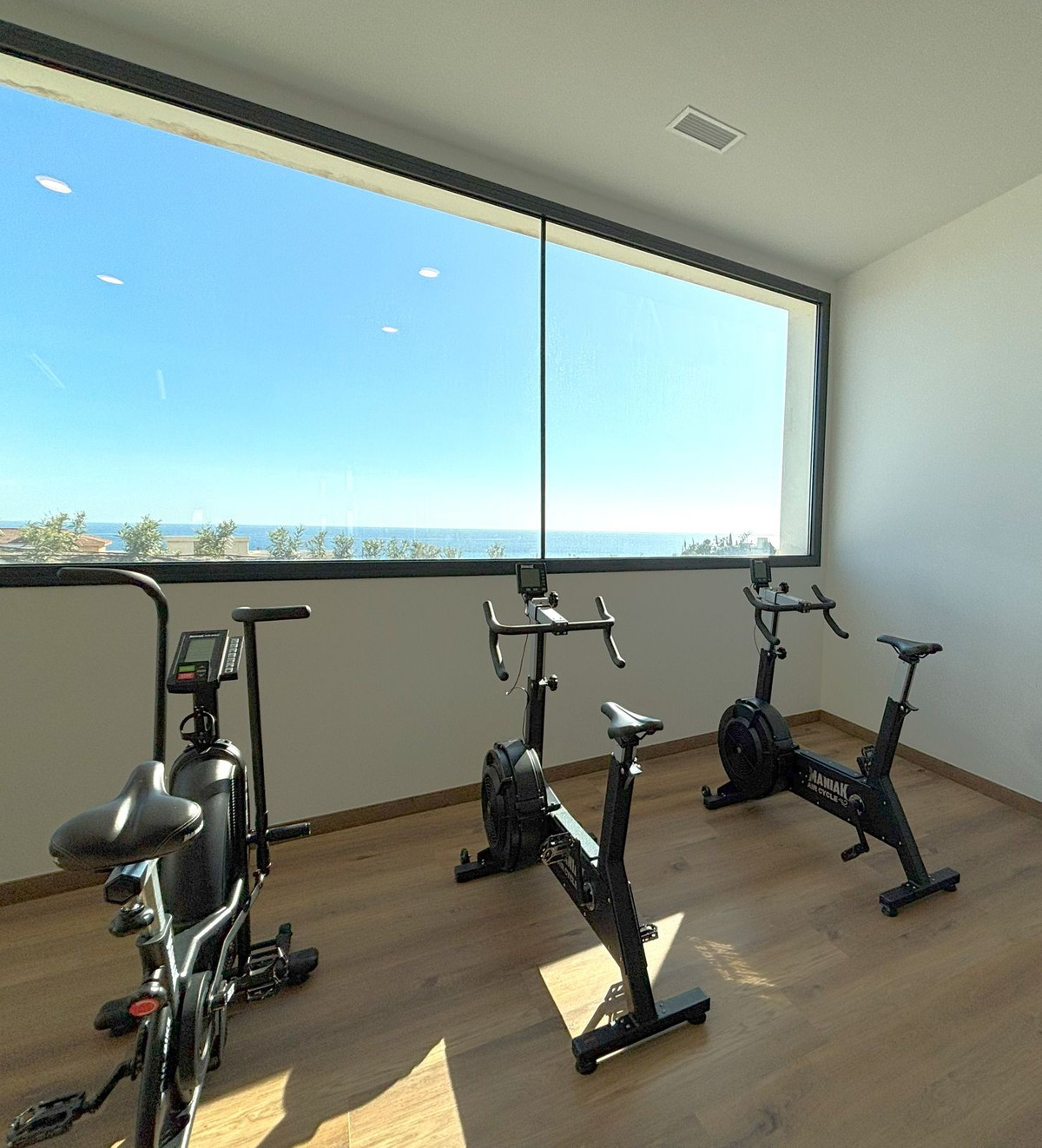 2 Bed Apartment for sale in Fuengirola Costa Del Sol, Málaga, Spain