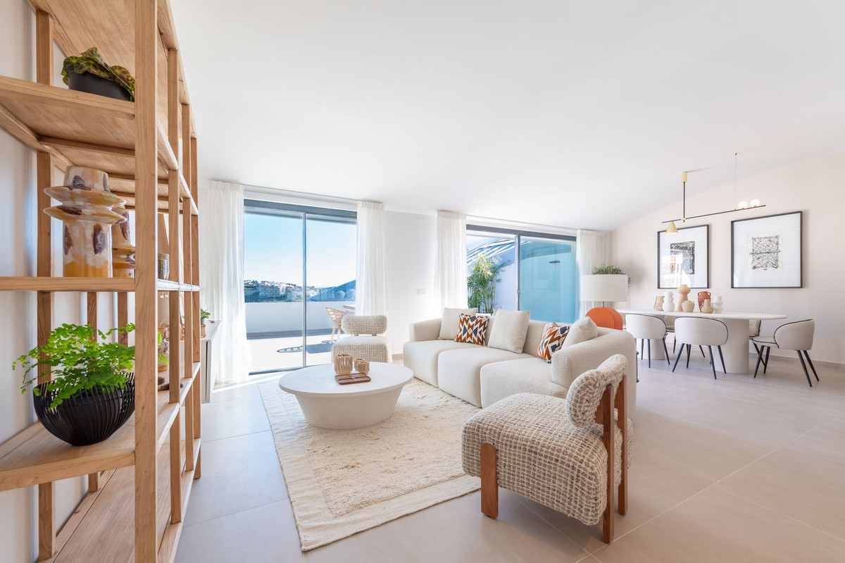 2 Bed Apartment for sale in Fuengirola Costa Del Sol, Málaga, Spain