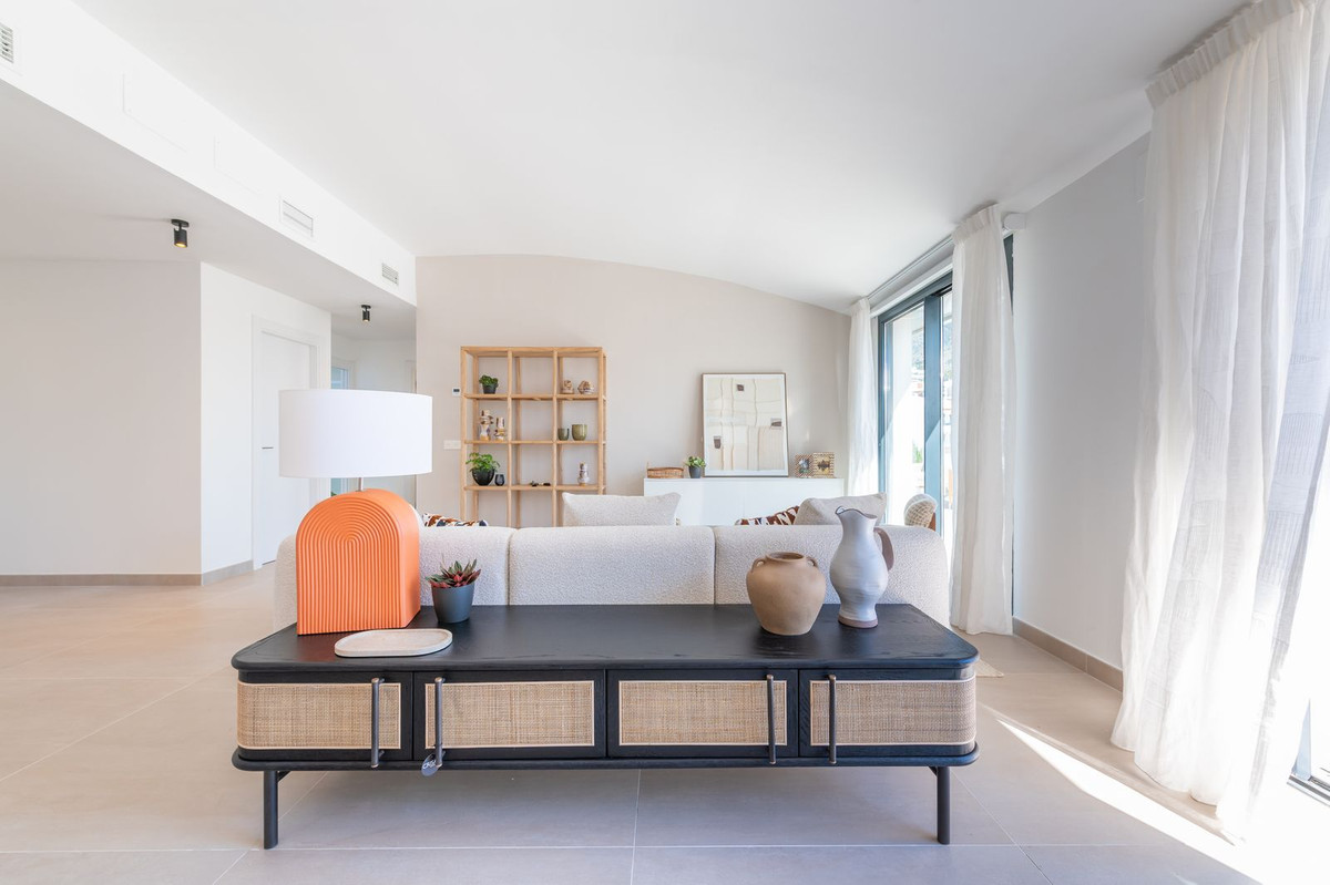2 Bed Apartment for sale in Fuengirola Costa Del Sol, Málaga, Spain