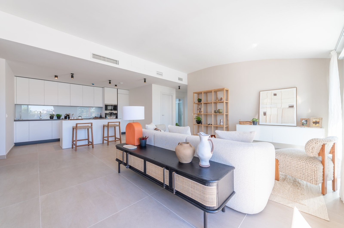 2 Bed Apartment for sale in Fuengirola Costa Del Sol, Málaga, Spain