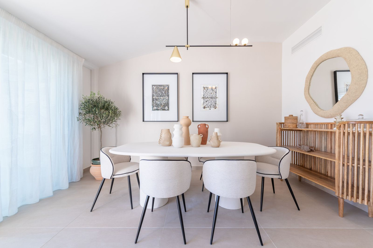 2 Bed Apartment for sale in Fuengirola Costa Del Sol, Málaga, Spain