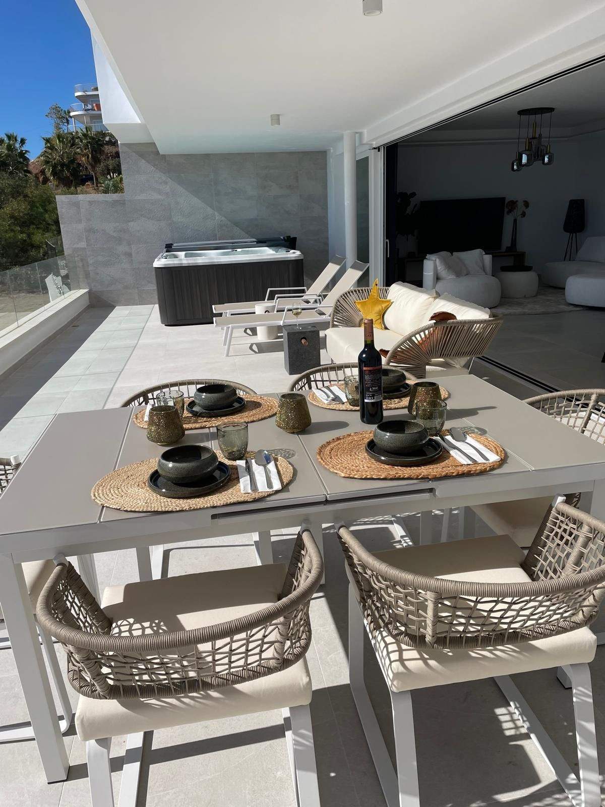 3 Bed Apartment for sale in Benalmadena Costa Costa Del Sol, Málaga, Spain