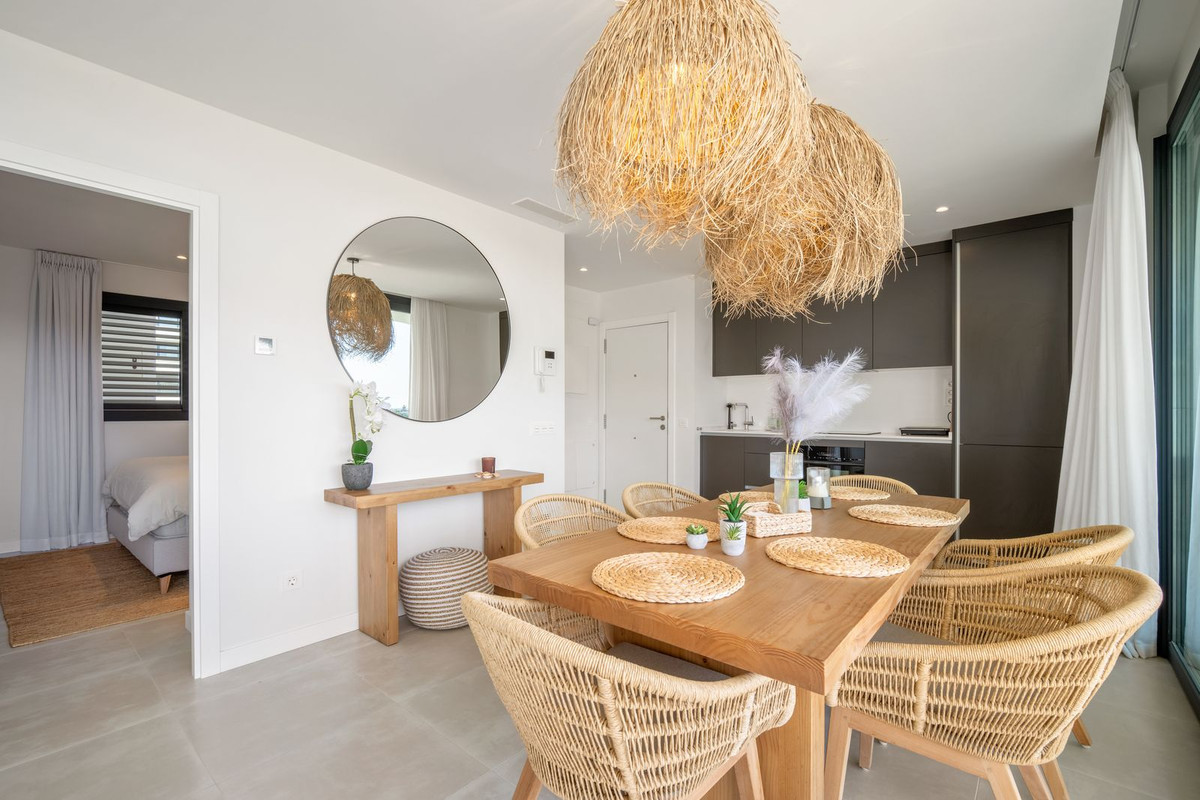 Se vende Apartamento Planta Media de 2 dormitorios en Costa Del Sol, Málaga, España