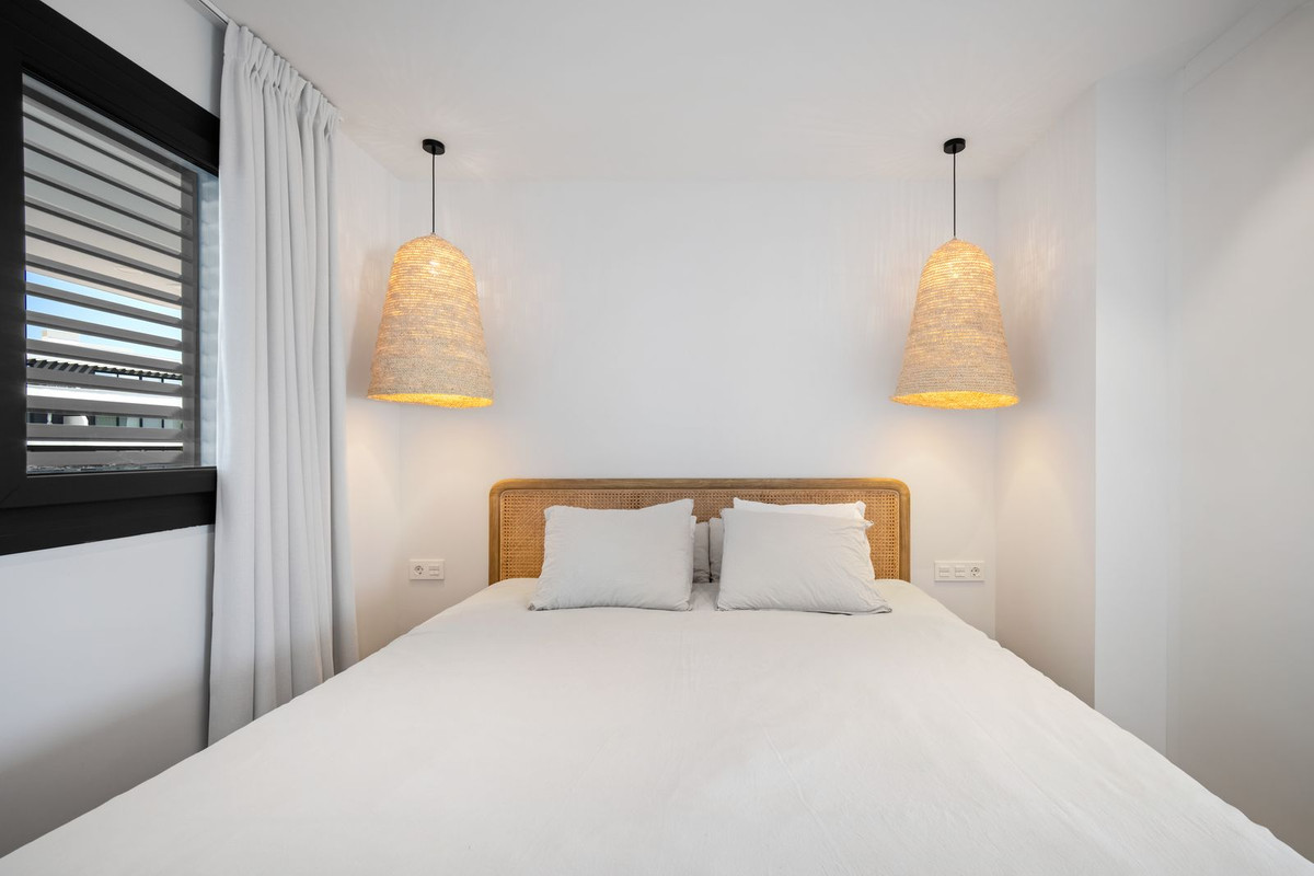 Se vende Apartamento Planta Media de 2 dormitorios en Costa Del Sol, Málaga, España