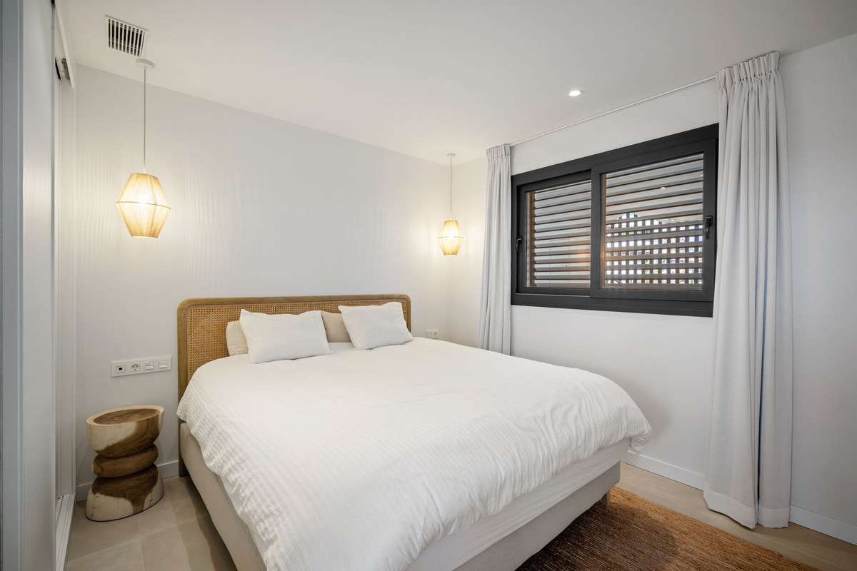Se vende Apartamento Planta Media de 2 dormitorios en Costa Del Sol, Málaga, España