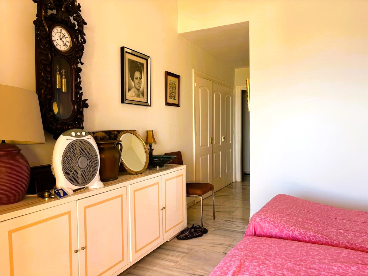 2 Bed Apartment for sale in Calahonda Costa Del Sol, Málaga, Spain