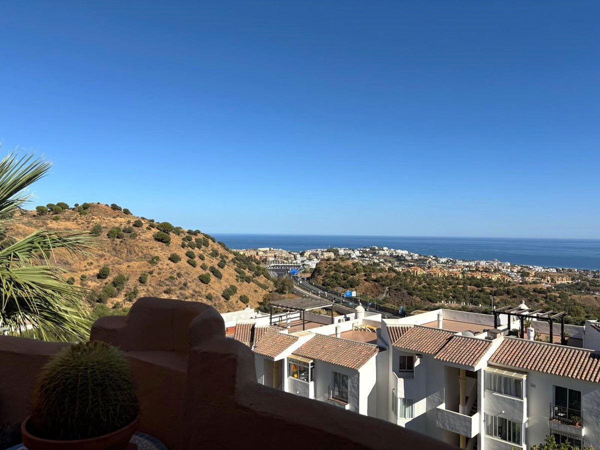 2 Bed Apartment for sale in Calahonda Costa Del Sol, Málaga, Spain