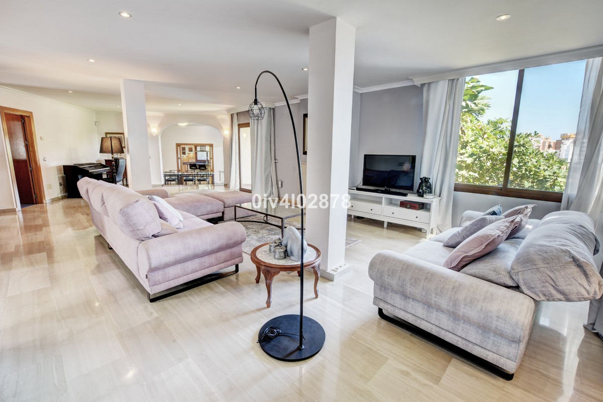 Se vende Villa - Chalet de 6 dormitorios en Costa Del Sol, Málaga, España