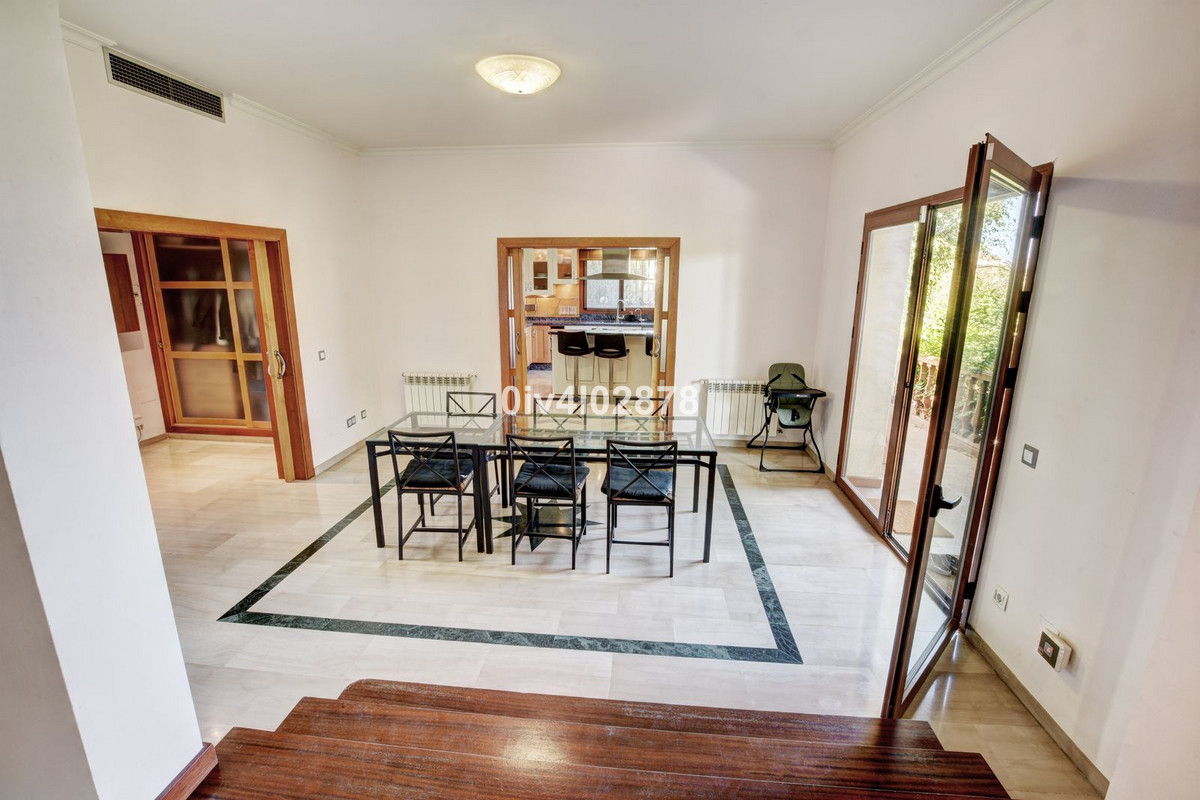 Se vende Villa - Chalet de 6 dormitorios en Costa Del Sol, Málaga, España