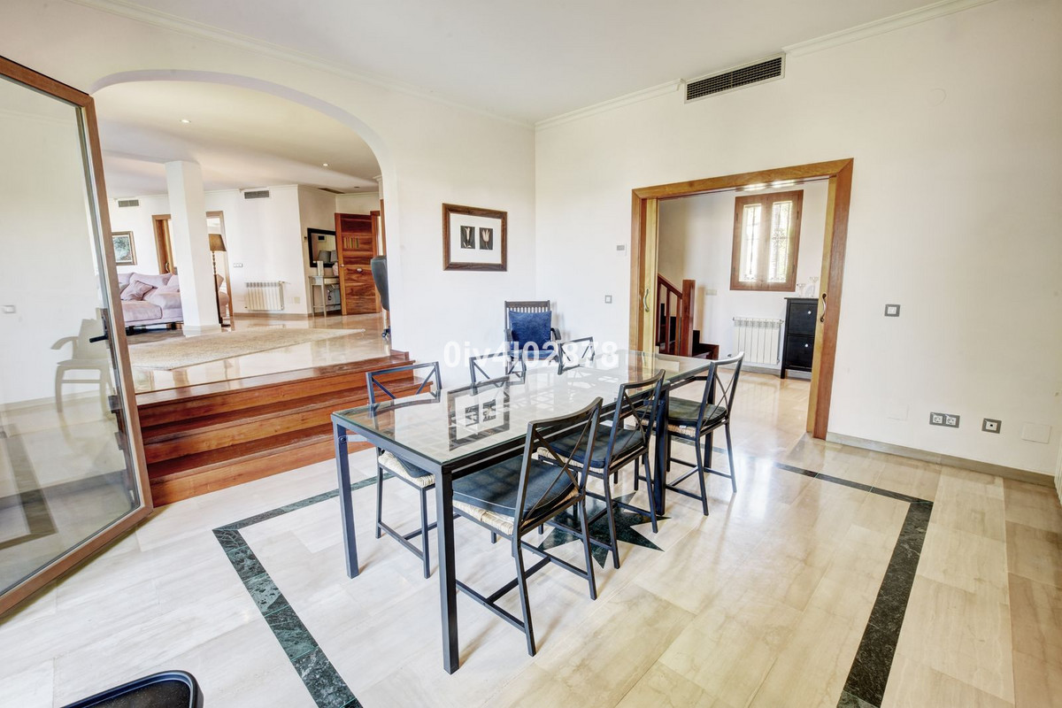 Se vende Villa - Chalet de 6 dormitorios en Costa Del Sol, Málaga, España
