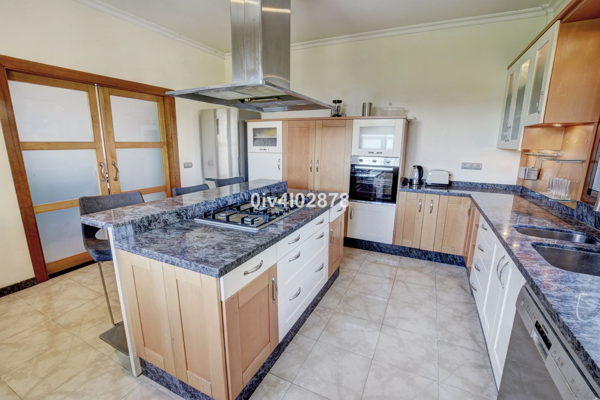 Se vende Villa - Chalet de 6 dormitorios en Costa Del Sol, Málaga, España