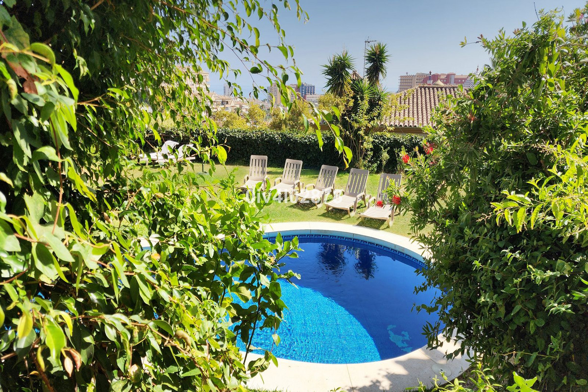Se vende Villa - Chalet de 6 dormitorios en Costa Del Sol, Málaga, España