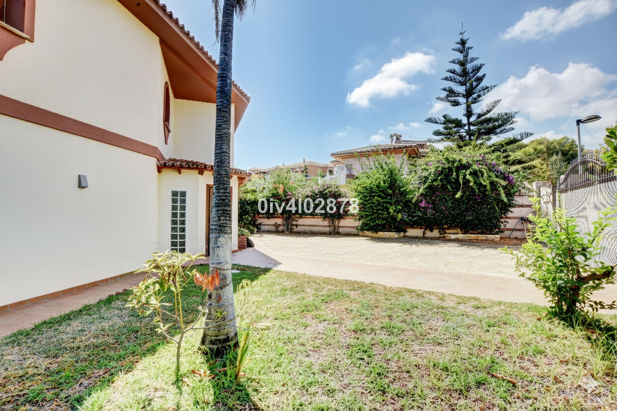 Se vende Villa - Chalet de 6 dormitorios en Costa Del Sol, Málaga, España