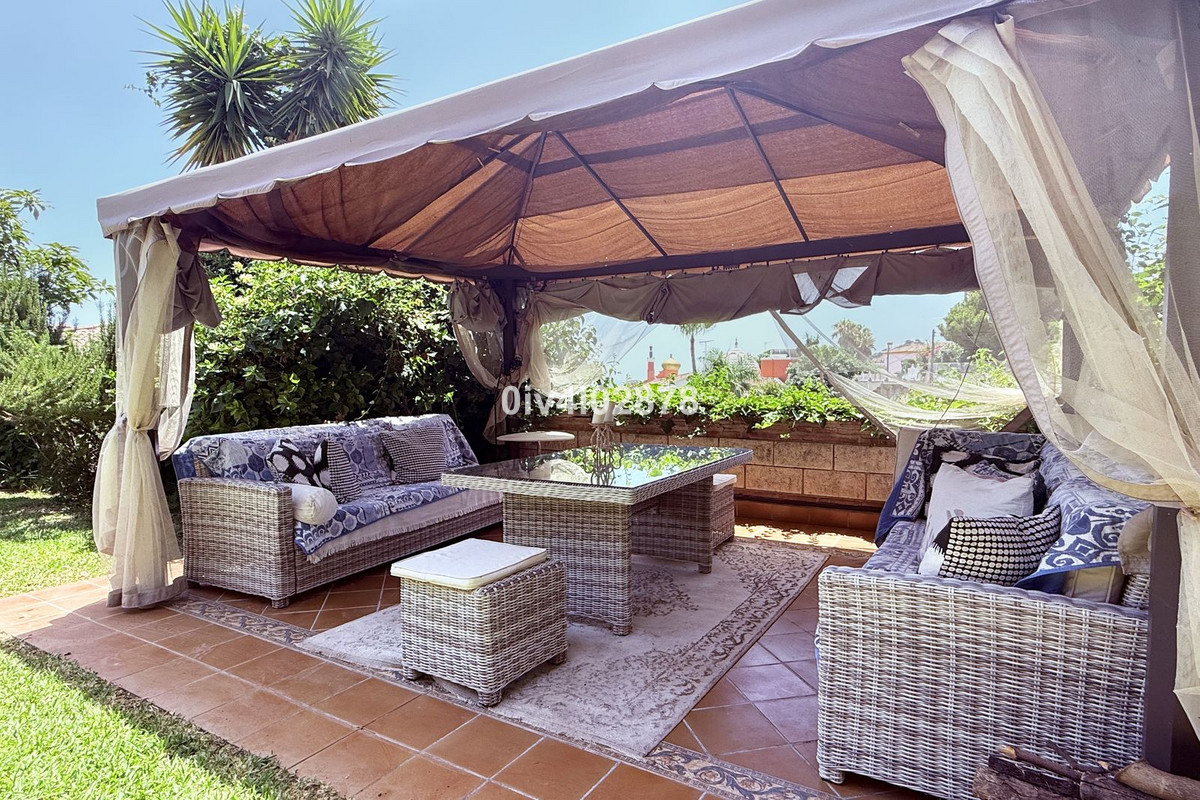 Se vende Villa - Chalet de 6 dormitorios en Costa Del Sol, Málaga, España