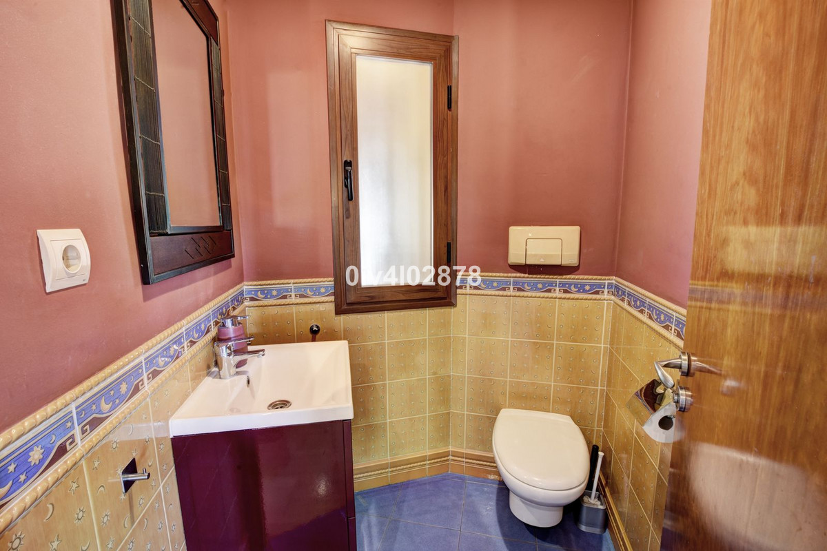 Se vende Villa - Chalet de 6 dormitorios en Costa Del Sol, Málaga, España