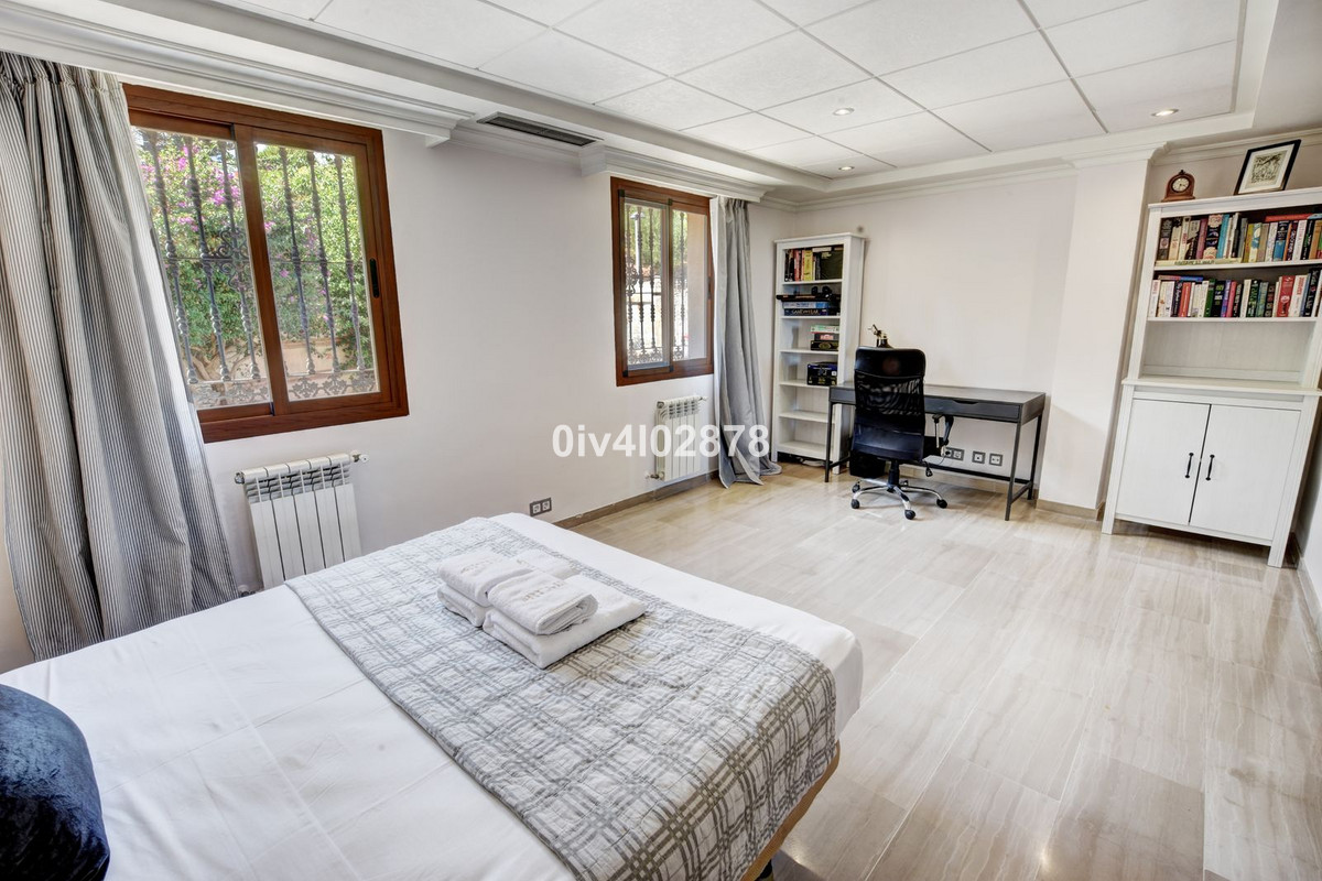 Se vende Villa - Chalet de 6 dormitorios en Costa Del Sol, Málaga, España