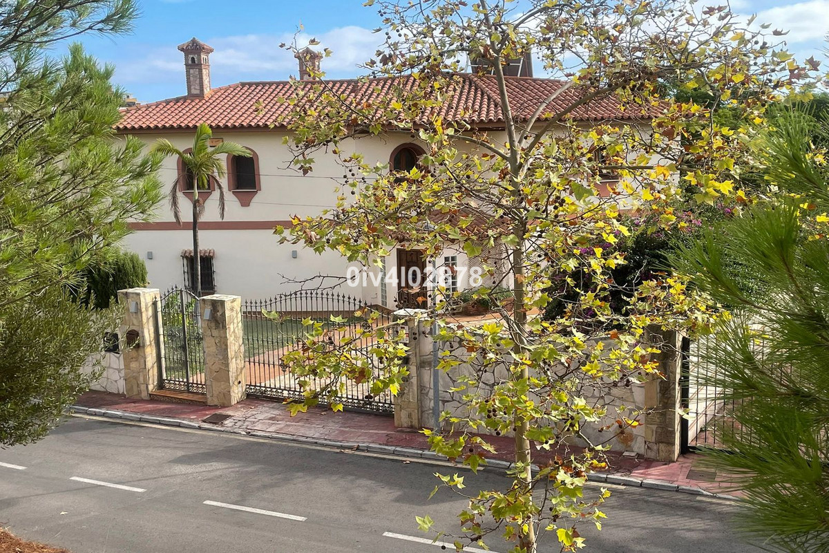 Se vende Villa - Chalet de 6 dormitorios en Costa Del Sol, Málaga, España