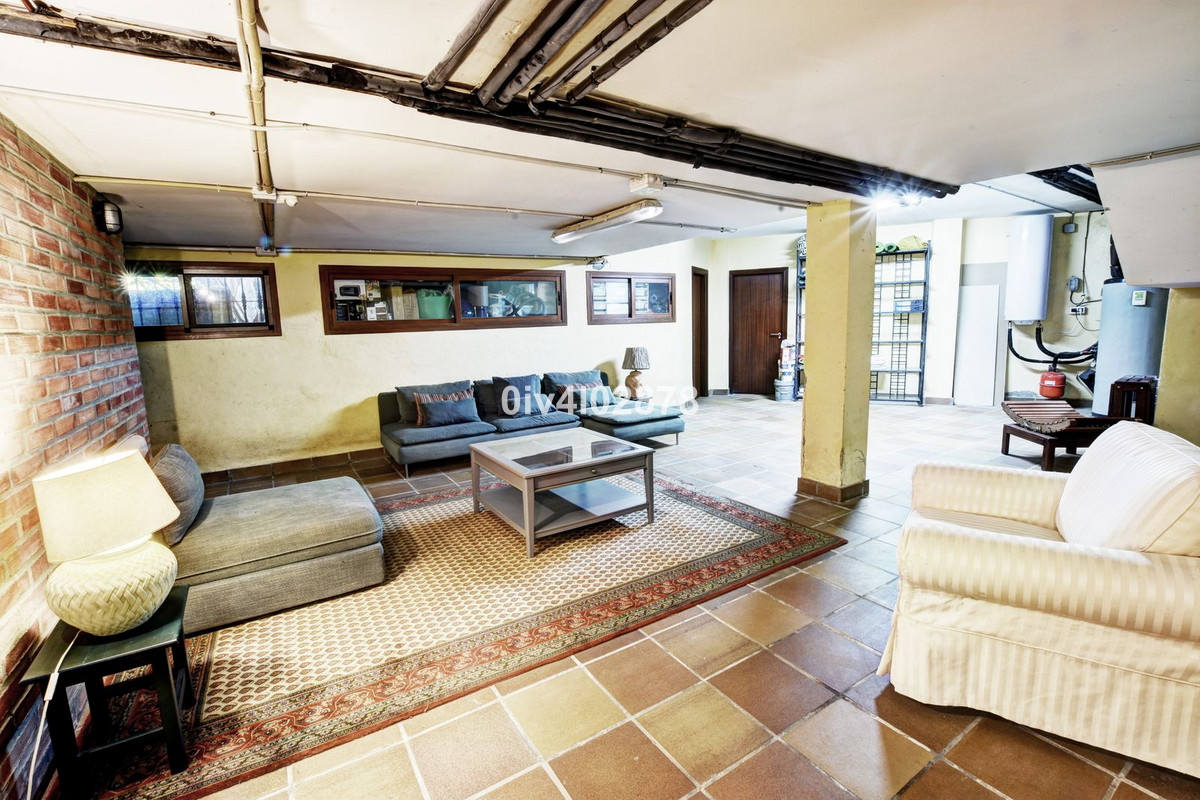 Se vende Villa - Chalet de 6 dormitorios en Costa Del Sol, Málaga, España