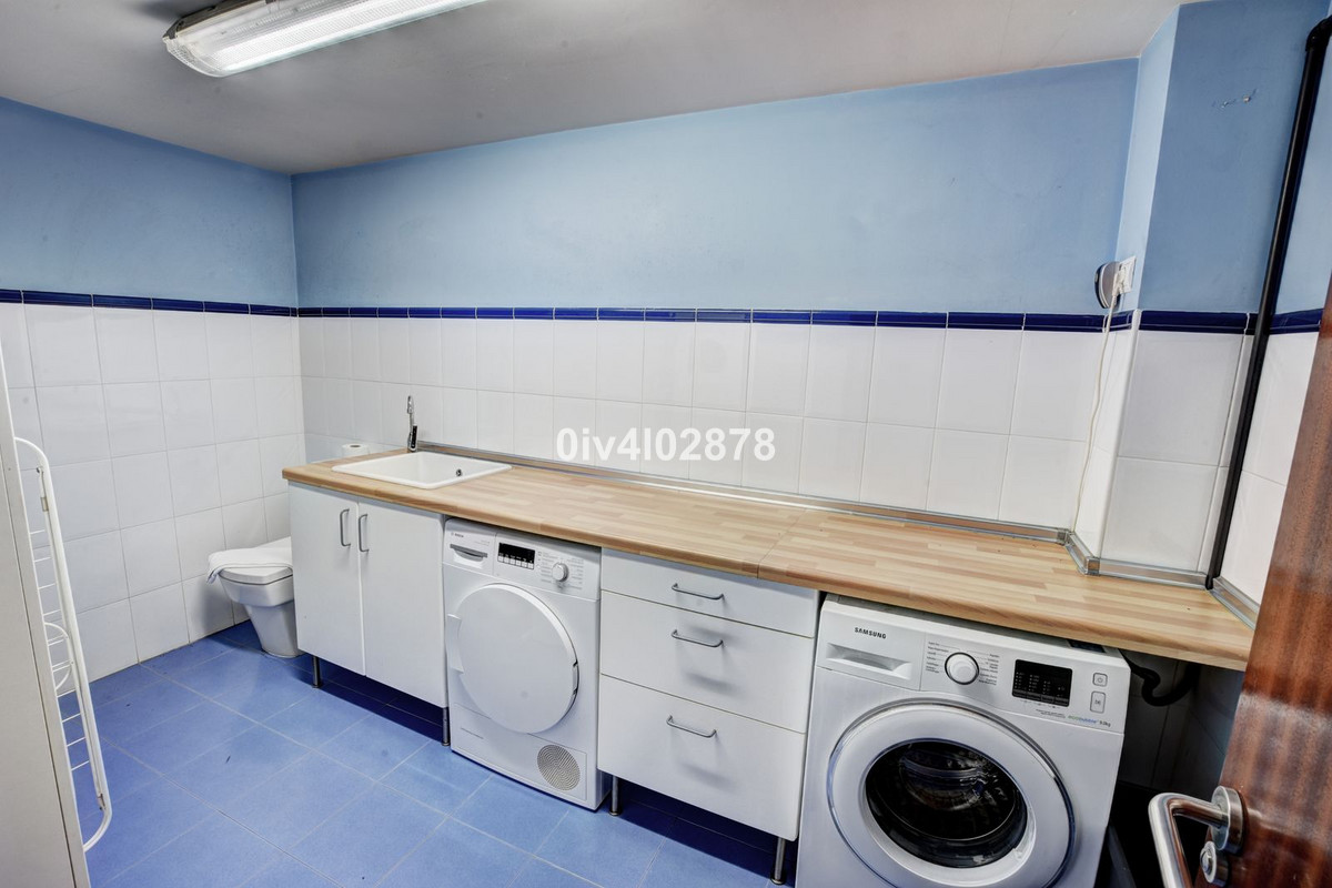Se vende Villa - Chalet de 6 dormitorios en Costa Del Sol, Málaga, España