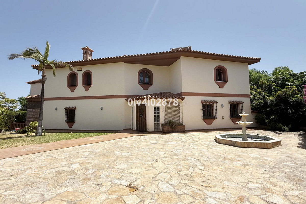 Se vende Villa - Chalet de 6 dormitorios en Costa Del Sol, Málaga, España