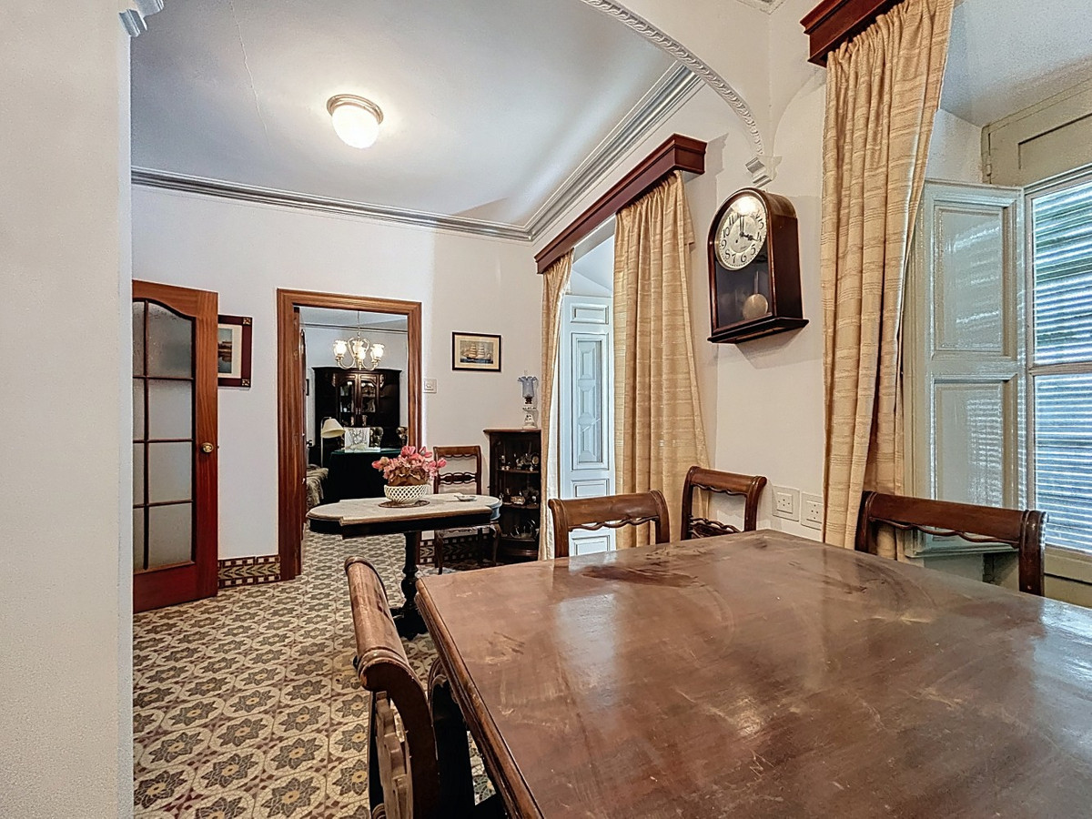 Se vende Pareada de 8 dormitorios en Costa Del Sol East, Málaga, España