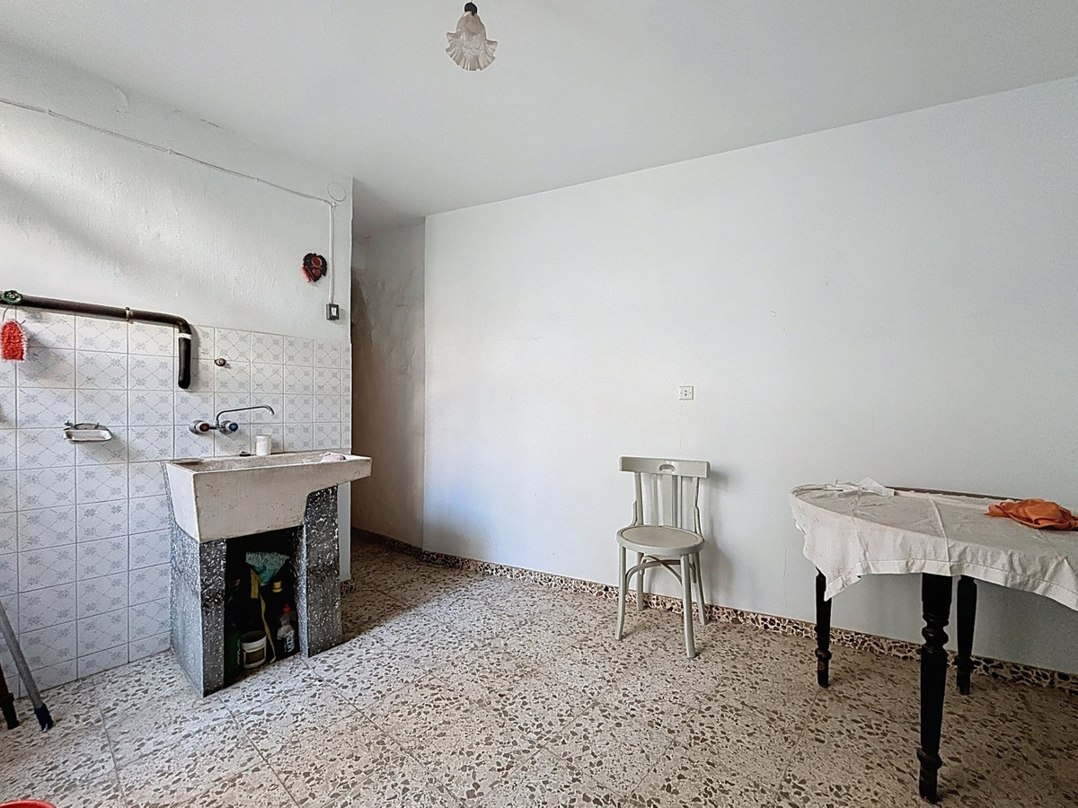 Se vende Pareada de 8 dormitorios en Costa Del Sol East, Málaga, España