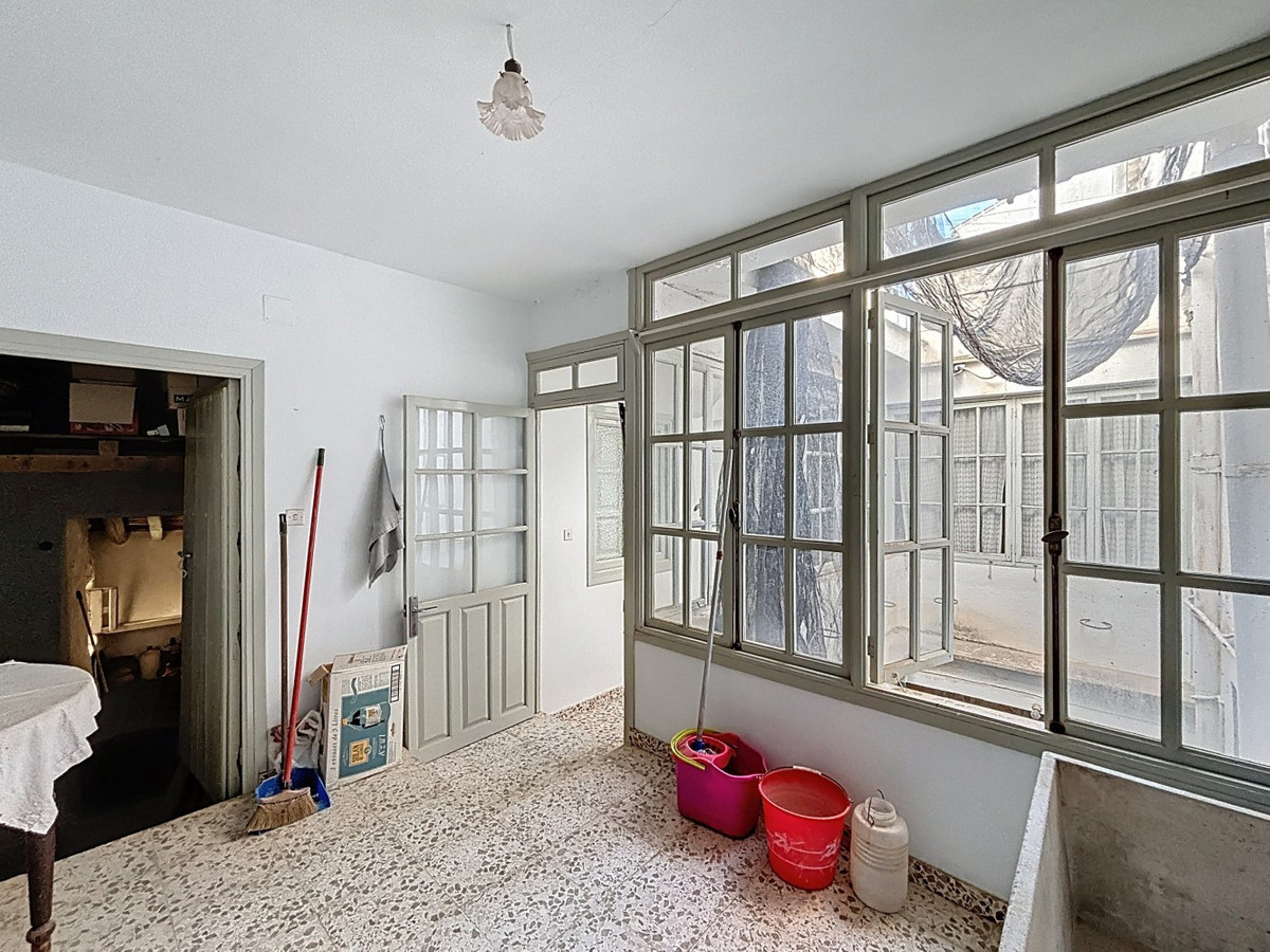 Se vende Pareada de 8 dormitorios en Costa Del Sol East, Málaga, España