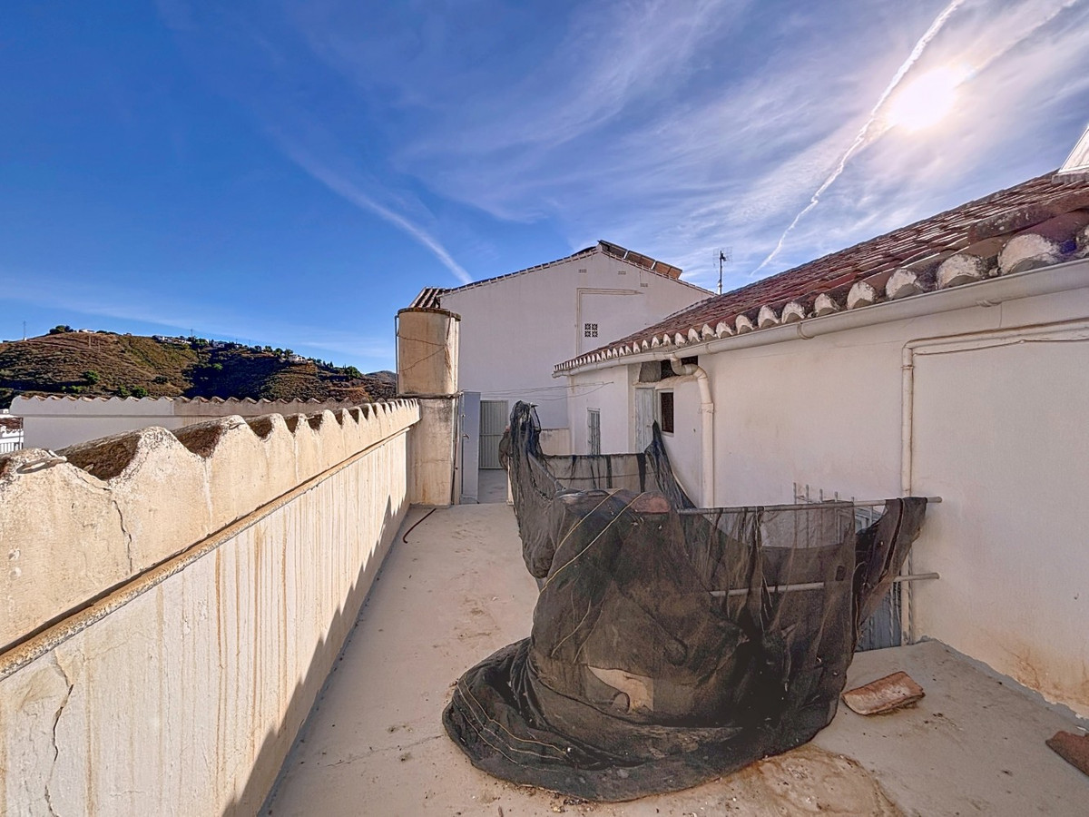 Se vende Pareada de 8 dormitorios en Costa Del Sol East, Málaga, España