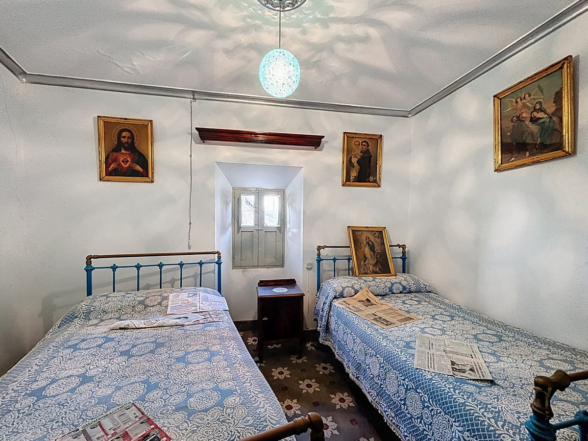Se vende Pareada de 8 dormitorios en Costa Del Sol East, Málaga, España