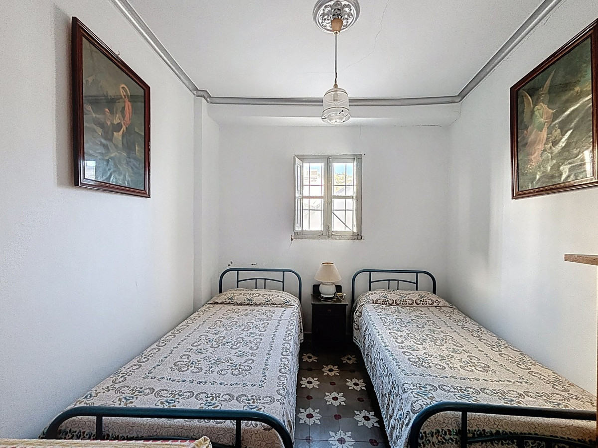 Se vende Pareada de 8 dormitorios en Costa Del Sol East, Málaga, España