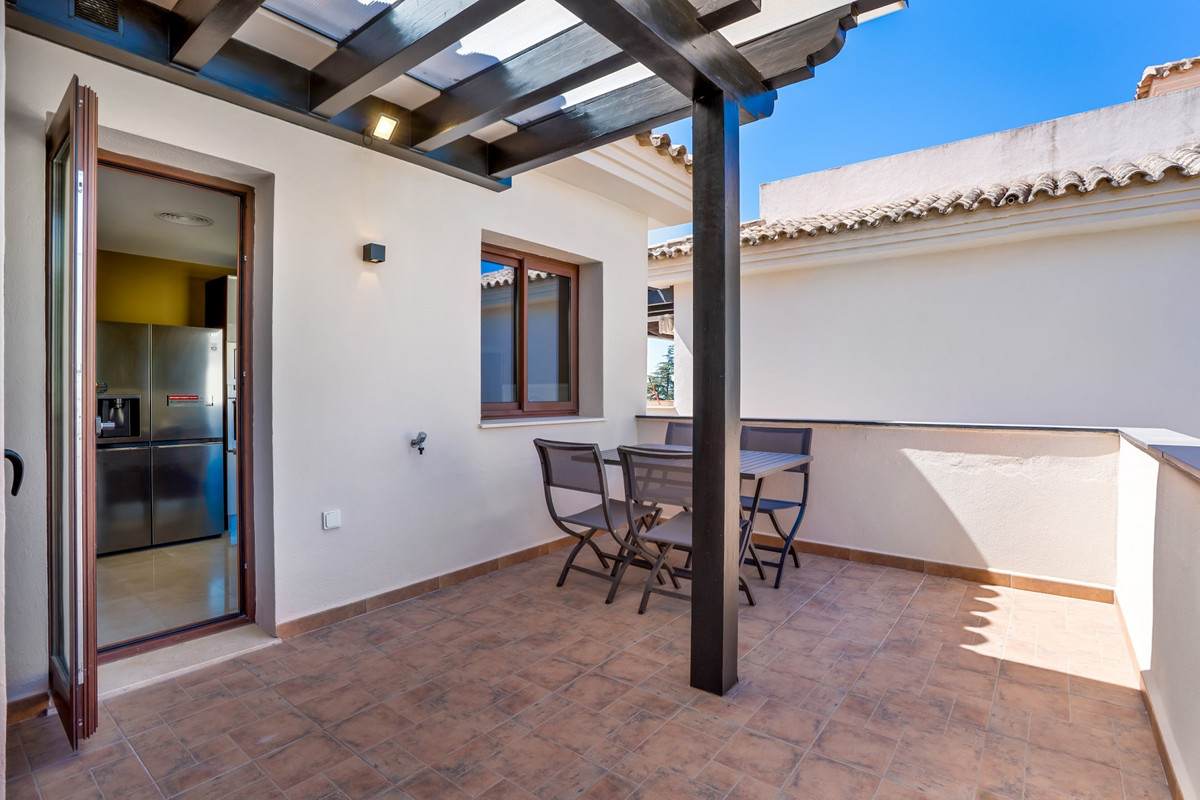 3 Bed Apartment for sale in Nueva Andalucía Costa Del Sol, Málaga, Spain