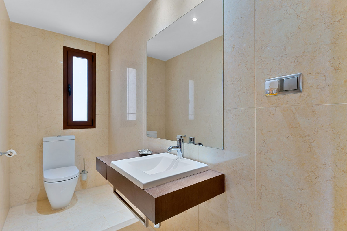 3 Bed Apartment for sale in Nueva Andalucía Costa Del Sol, Málaga, Spain