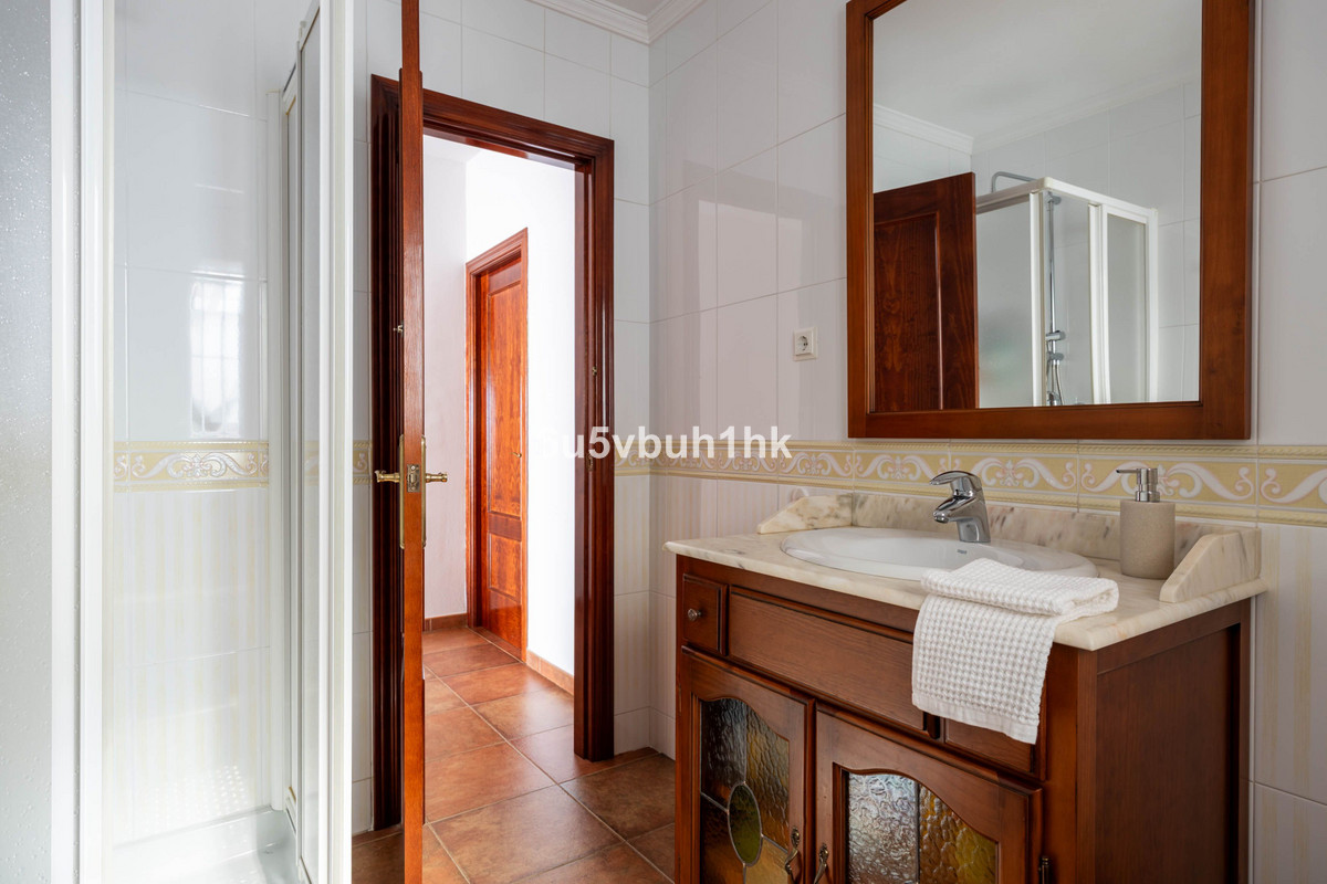 5 Bed Townhouse for sale in Málaga Costa Del Sol, Málaga, Spain