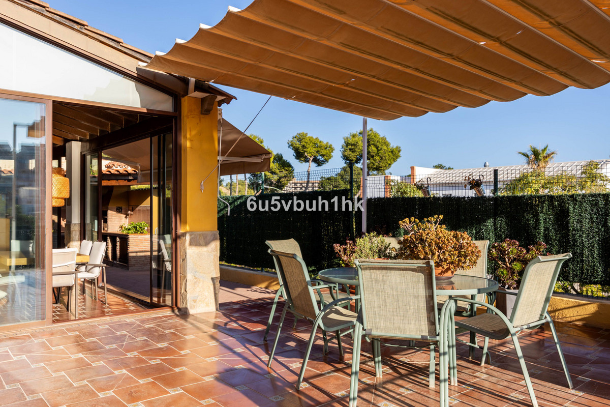 5 Bed Townhouse for sale in Málaga Costa Del Sol, Málaga, Spain