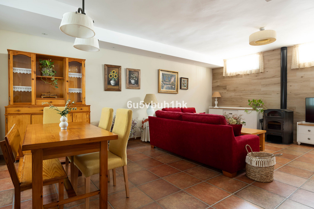 5 Bed Townhouse for sale in Málaga Costa Del Sol, Málaga, Spain