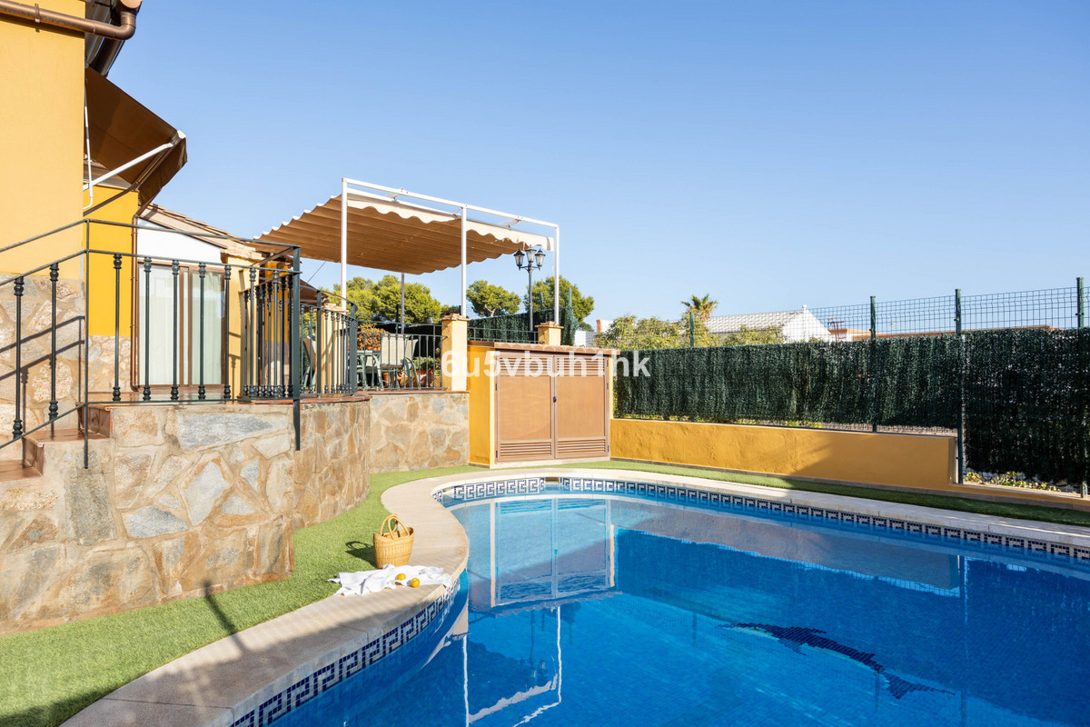 5 Bed Townhouse for sale in Málaga Costa Del Sol, Málaga, Spain