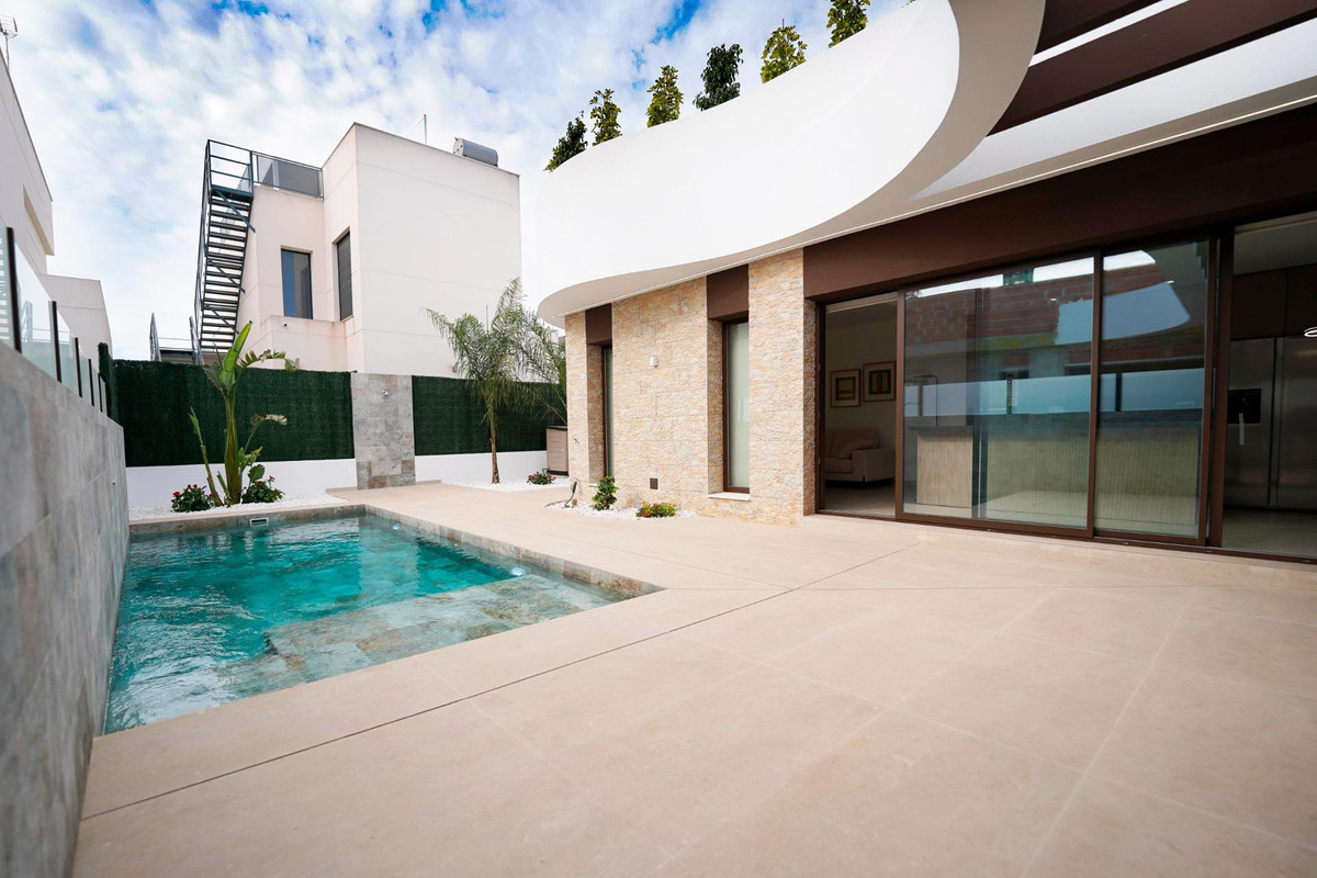 4 Bed Townhouse for sale in Almoradi Costa Blanca, Alicante, Spain
