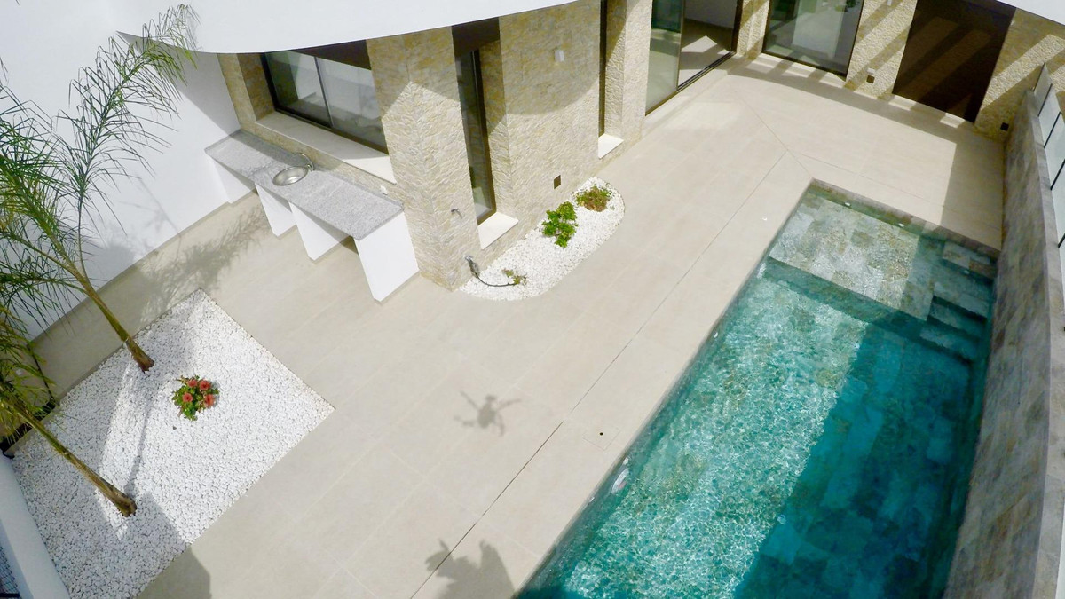 4 Bed Townhouse for sale in Almoradi Costa Blanca, Alicante, Spain