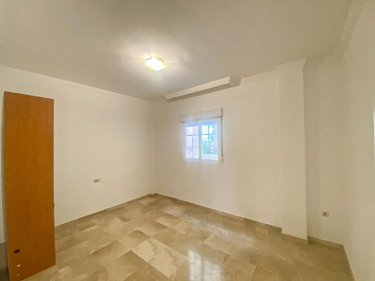 2 Bed Apartment for sale in Nueva Andalucía Costa Del Sol, Málaga, Spain